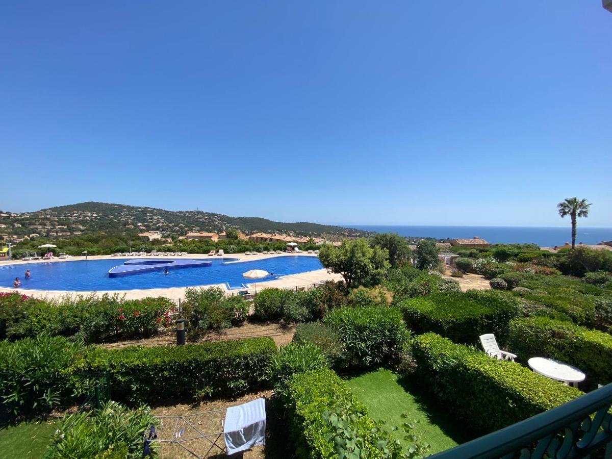 Appart. Vue Mer Avec Piscine - Golfe De St Tropez Les Issambres Exterior photo