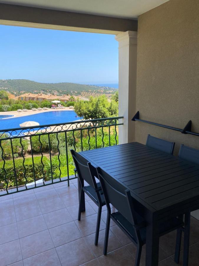 Appart. Vue Mer Avec Piscine - Golfe De St Tropez Les Issambres Exterior photo