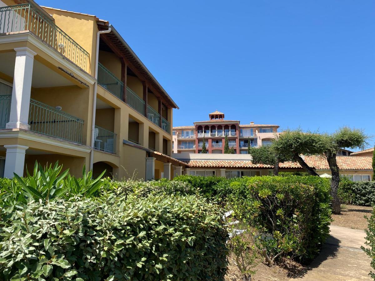 Appart. Vue Mer Avec Piscine - Golfe De St Tropez Les Issambres Exterior photo